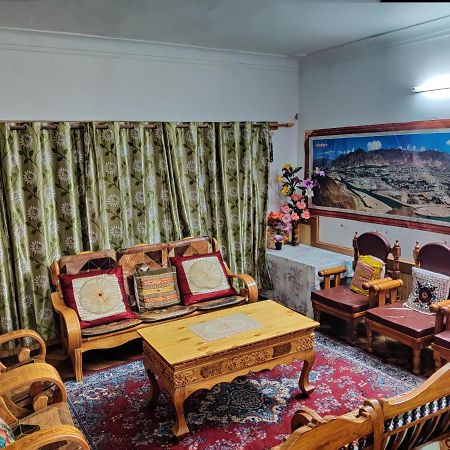 Youthok Guest House Leh Ngoại thất bức ảnh