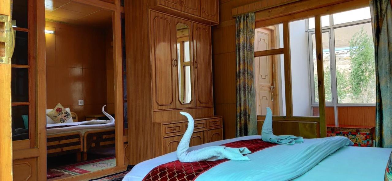 Youthok Guest House Leh Ngoại thất bức ảnh