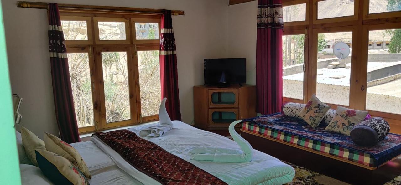 Youthok Guest House Leh Ngoại thất bức ảnh