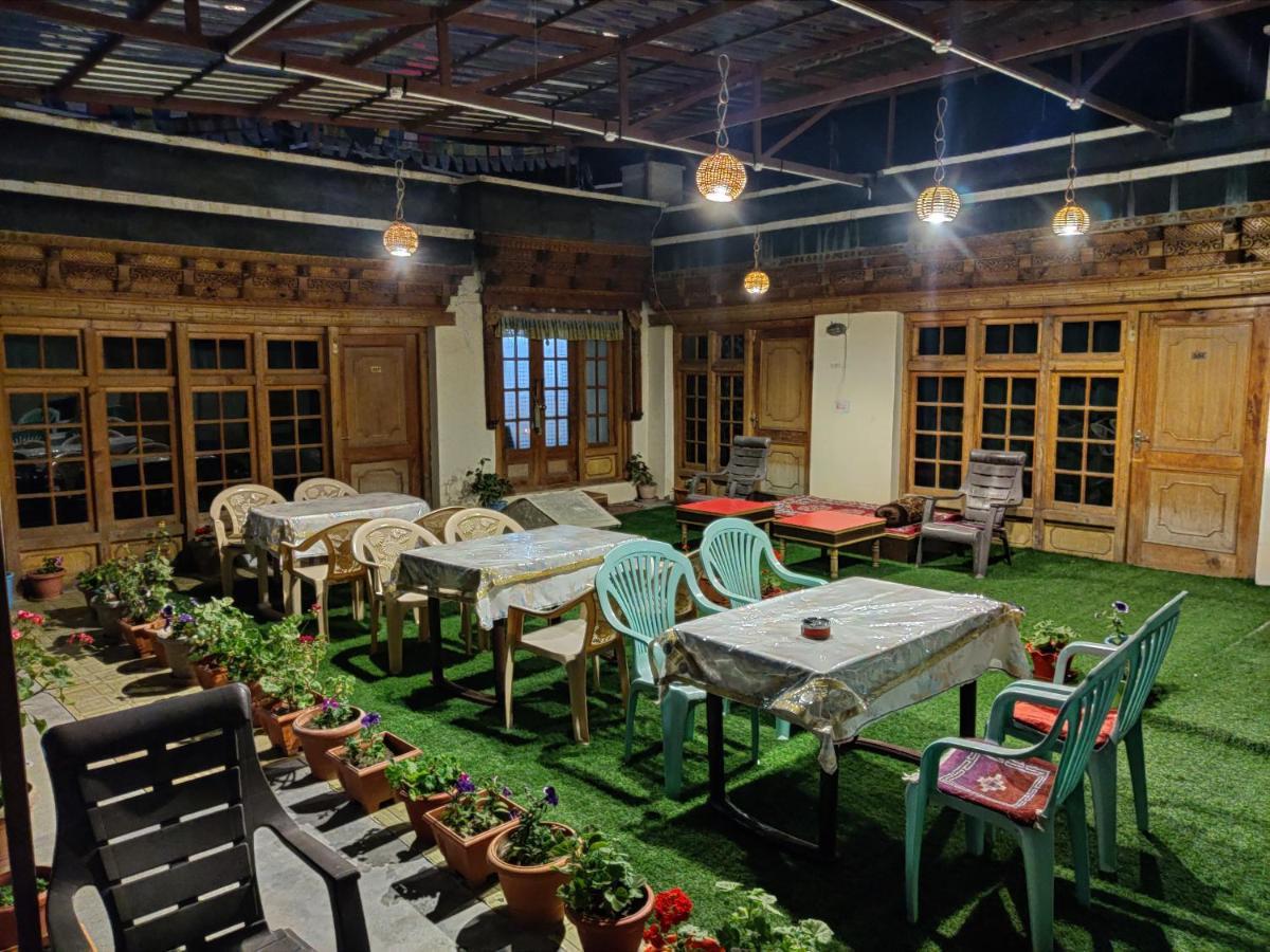 Youthok Guest House Leh Ngoại thất bức ảnh