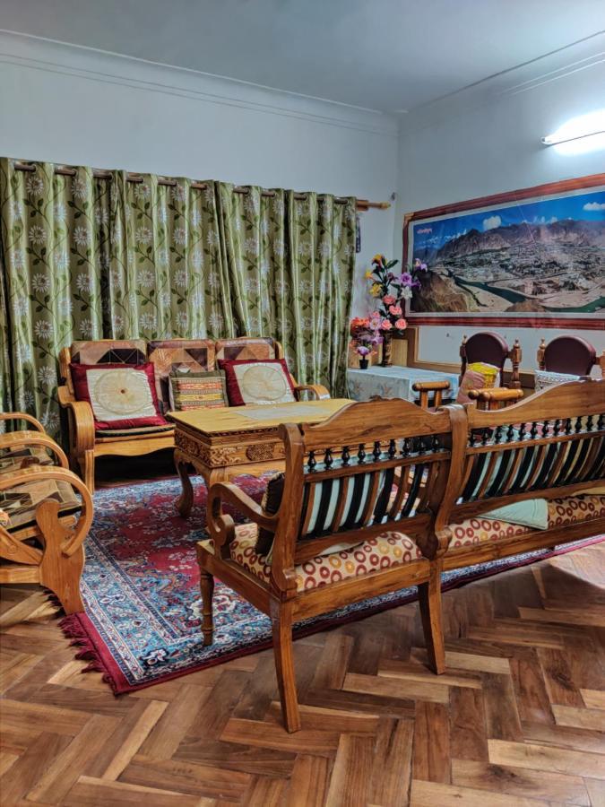Youthok Guest House Leh Ngoại thất bức ảnh