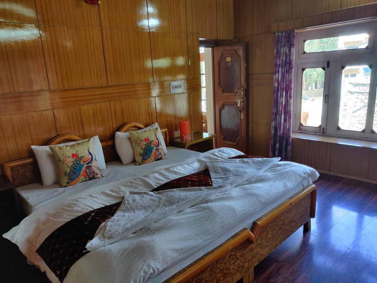 Youthok Guest House Leh Ngoại thất bức ảnh