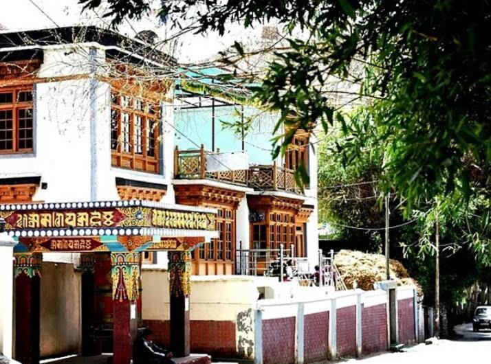 Youthok Guest House Leh Ngoại thất bức ảnh