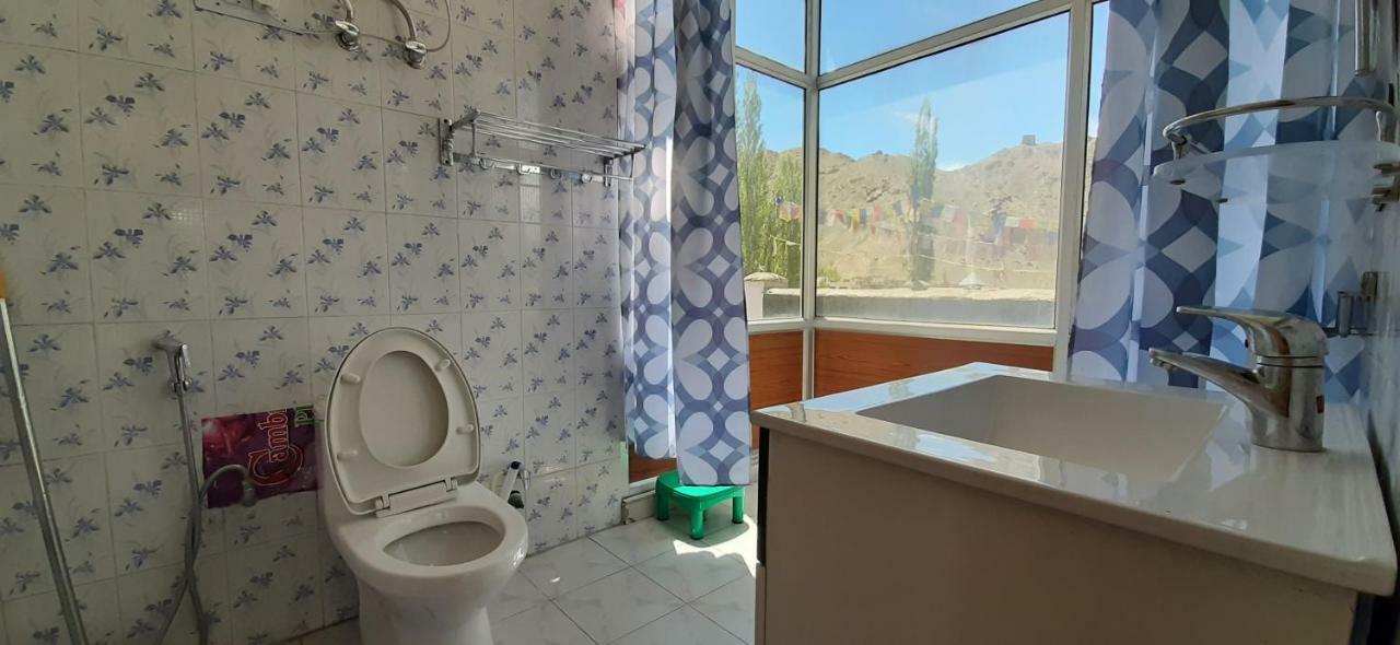 Youthok Guest House Leh Ngoại thất bức ảnh